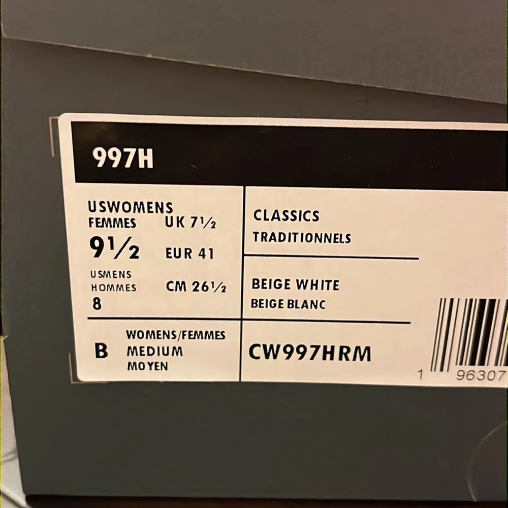 New Balance 997H Classics Shoes Sneakers CW997HRM 997 Womens Size 9.5 / Mens 8